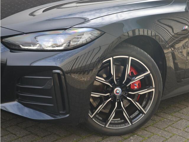 BMW i4 eDrive40 M Sport High Executive 84 kWh / Glasdak / Sfeerverlichting