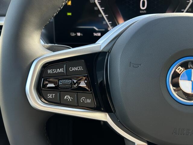 BMW i4 eDrive40 | M-Sport Pro | 19'' | S/k-dak | ACC | HiFi | Comf. Acc. | Adapt. LED | Laser achterlicht | Stuur + stoelverw. | Camera | Getint glas