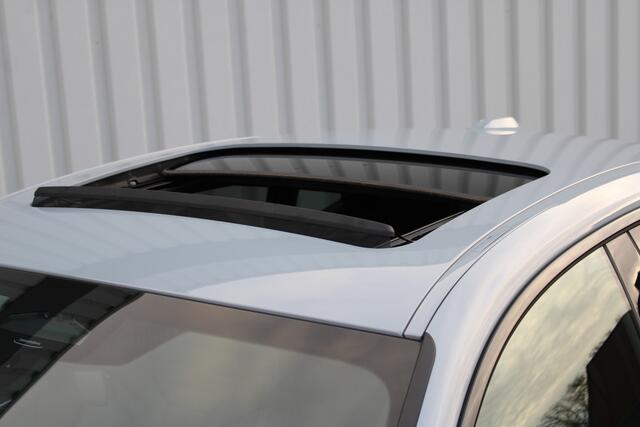 BMW i4 M50 High Executive 84 kWh | Incl. 12 maanden garantie | Assisted driving | Climate control | 360° camera | Uitklapbare trekhaak | Stoel/stuurverwarming | Head-up display | Schuif/kantel dak |