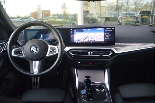 BMW i4 eDrive40 High Executive M Sport / Laserlight / Adaptief M Onderstel / Parking Assistant Plus / Live Cockpit Professional / Stoelverwarming