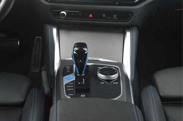 BMW i4 eDrive40 High Executive M Sport / Laserlight / Adaptief M Onderstel / Parking Assistant Plus / Live Cockpit Professional / Stoelverwarming