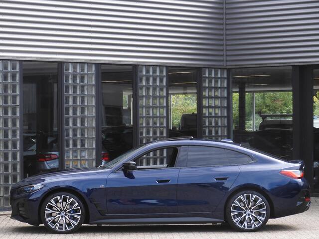 BMW i4 M50 M-SPORT/ KUIPSTOELEN/ SCHUIFDAK/ 20INCH/ HUD