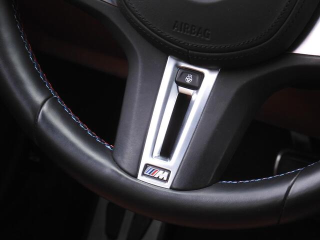 BMW i4 M50 M-SPORT/ KUIPSTOELEN/ SCHUIFDAK/ 20INCH/ HUD