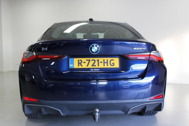 BMW i4 eDrive40 High Executive 84 kWh | SCHUIF/-KANTELDAK | CARPLAY | DAB | NAVIGATIE | HARMAN/KARDON | CAM |