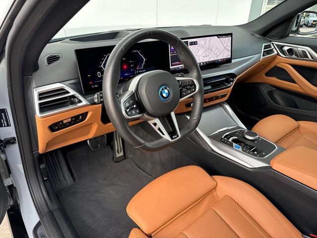 BMW i4 xDrive40 M-Sport Pro Stuurwielrand Verwarming / Comfort Acces / Electrische Zwenkhaak / Getinte Ramen Achter / Binnen & Buitenspiegel Automatisch Dimmend / Adaptieve Led Koplampen / Driving Prof / Hifi