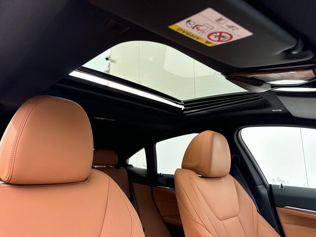 BMW i4 xDrive40 M-Sport Pro Stuurwielrand Verwarming / Comfort Acces / Electrische Zwenkhaak / Getinte Ramen Achter / Binnen & Buitenspiegel Automatisch Dimmend / Adaptieve Led Koplampen / Driving Prof / Hifi