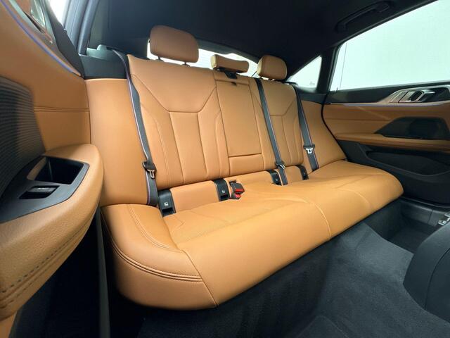 BMW i4 xDrive40 M-Sport Pro Stuurwielrand Verwarming / Comfort Acces / Electrische Zwenkhaak / Getinte Ramen Achter / Binnen & Buitenspiegel Automatisch Dimmend / Adaptieve Led Koplampen / Driving Prof / Hifi