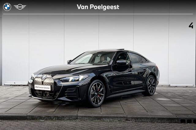 BMW i4 xDrive40 M-Sport Pro / Glazen Schuifdak / Comfort Acces / Adaptieve LED Koplampen / Trekhaak Elektrisch Wegklapbaar / Getinte Ramen / 19"