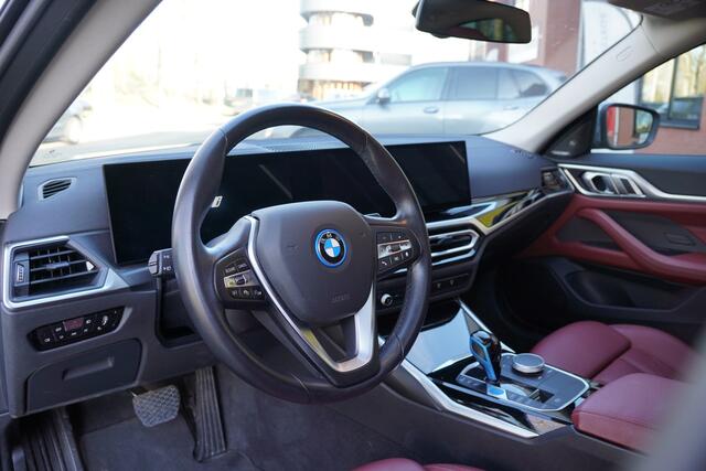 BMW i4 eDrive40 84 kWh / Kanteldak / Trekhaak / Harman-Kardon / BTW