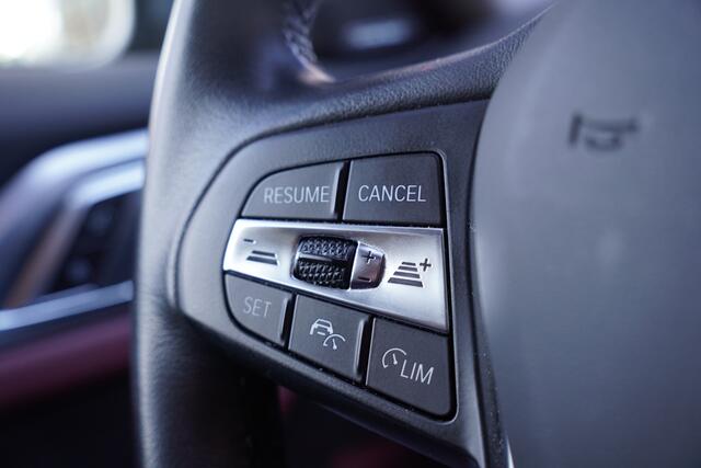 BMW i4 eDrive40 84 kWh / Kanteldak / Trekhaak / Harman-Kardon / BTW