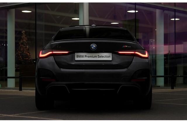 BMW i4 M50 High Executive / Schuif-kanteldak / Trekhaak / Laserlight / M Sportstoelen / Adaptief M Onderstel / Parking Assistant Plus / Driving Assistant Professional