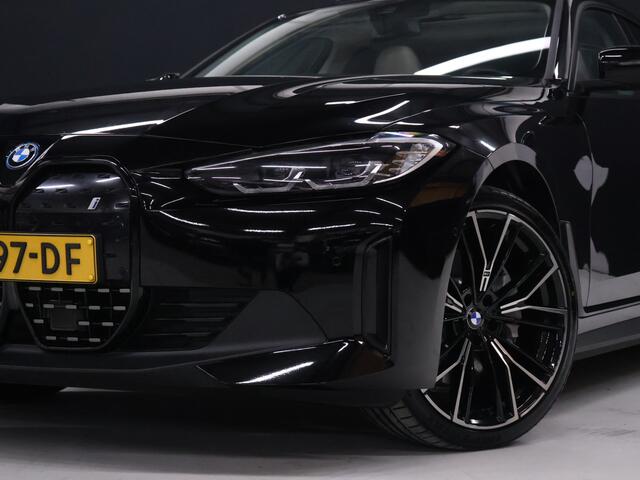 BMW i4 eDrive40 84 kWh [SCHUIFKANTELDAK, ADAPTIVE CRUISE CONTROL, APPLE CARPLAY, ANDROID AUTO, ACHTERUITRIJCAMERA, PDC V+A,STUURVERWARMING, BMW LED, NIEUWSTAAT]