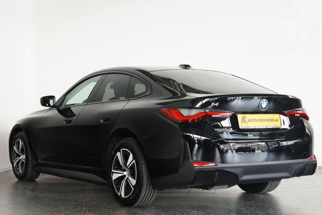 BMW i4 eDrive40 84 kWh / Navigatie / Carplay / LED / Camera / 4S banden
