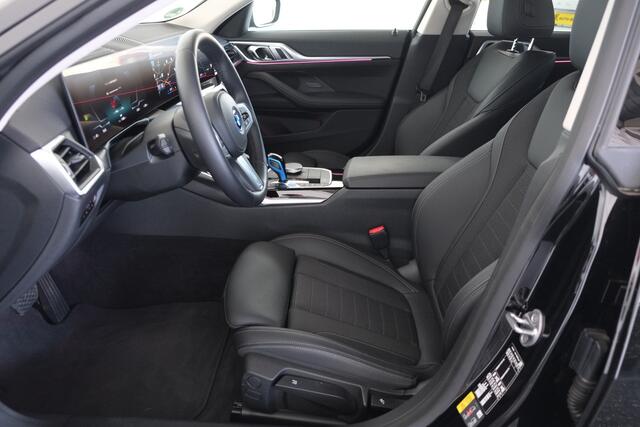 BMW i4 eDrive40 84 kWh / Navigatie / Carplay / LED / Camera / 4S banden