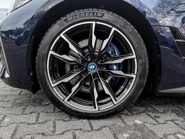 BMW i4 M50 84 kWh (400kW/544pk) ** LED, LEDER, PANO, ACC, TREKH, HuD, CAMERA, 19-inch LMV, KEYLESS ** 1e EIG - UNFALLFREI ** ** INFORMEER OOK NAAR ONZE AANTREKKELIJKE FINANCIAL-LEASE TARIEVEN **