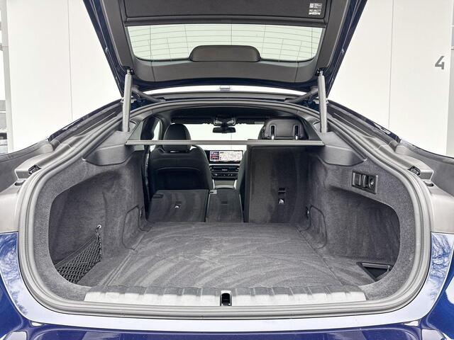 BMW i4 M50 M-Sport Pro Stuurwielrand Verwarming / Comfort Acces / Shadow Line Koplampen / 20 Inch / Dimmende Binnen & Buitenspiegel / Electrisch Verstelbare Voorstoelen / Adaptieve Led / Driving Prof / Parking Plus / Harman Kardon / Head Up Display / Electrische