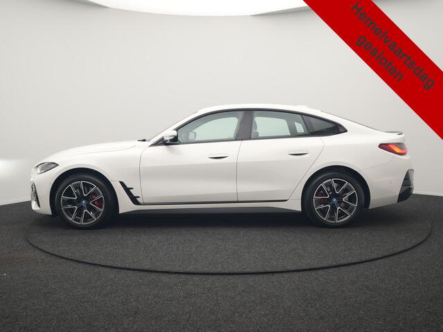 BMW i4 eDrive35 M Sport 70 kWh 286pk Dealer O.H | Trekhaak Af Fabriek | Adaptive Cruise | 360 Camera | Alcantara Sportstoelen Verwarmd | Widescreen Navi | Apple Carplay | Virtual | DAB | 18" L.M |