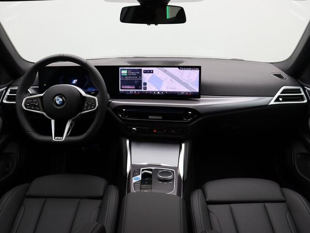 BMW i4 eDrive35 M Sport Edition | Comfort Pack | Stuurwielrand Verwarmd | Trekhaak | Schuifdak | Active Cruise Control | 19''