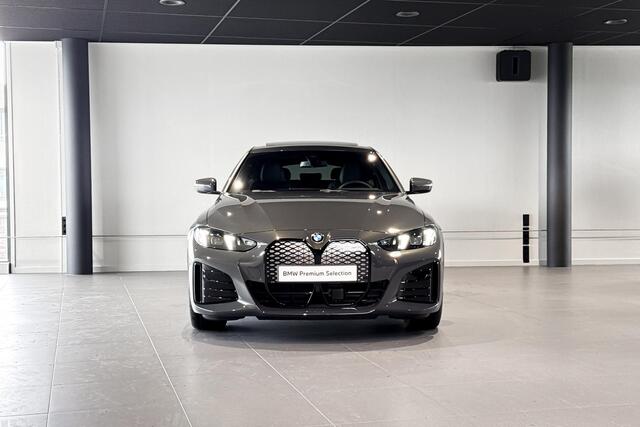 BMW i4 eDrive40 M Sport Edition | Glazen Panoramadak | Stoelverwarming | Harman Kardon |