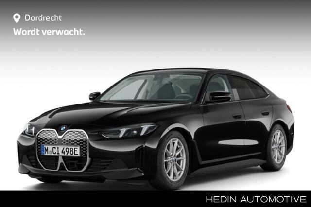 BMW i4 eDrive40 Pure Edition 84 kWh Comfort Pack | Elektrisch Schuifdak | Stuurwiel verwarmd | Hifi Systeem | Comfort Acces