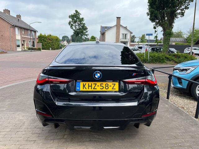 BMW i4 M50 HIGH EXECUTIVE 540PK / LEDER / SPORTSTOELEN / 20'' LM-VELGEN / CARPLAY / DAB / LED