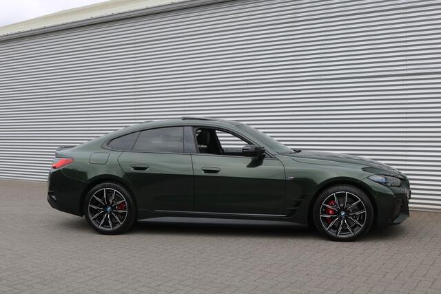 BMW i4 M50 High Executive 84 kWh 544PK (Schuifdak Sportleder/Memory/Ventilatie Carplay HeadUp HarmanKardon ACC Laser Keyless 360Camera Trekhaak 19Inch PrivacyGlass)