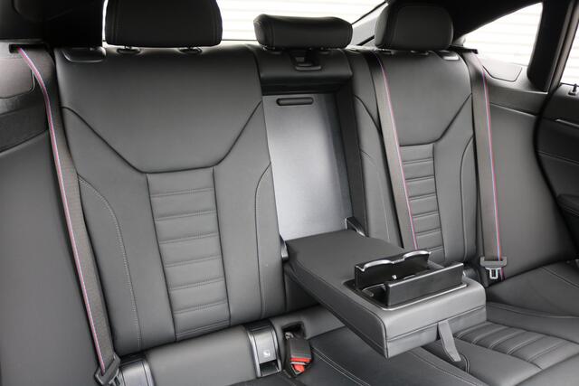 BMW i4 M50 High Executive 84 kWh 544PK (Schuifdak Sportleder/Memory/Ventilatie Carplay HeadUp HarmanKardon ACC Laser Keyless 360Camera Trekhaak 19Inch PrivacyGlass)