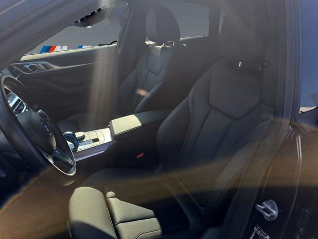 BMW i4 eDrive40 M-SPORT 84 kWh (250kW/340pk) ** LEDER, H&K SOUND, VERW. ST, 18-inch LMV ** 1e EIG - UNFALLFREI ** ** INFORMEER OOK NAAR ONZE AANTREKKELIJKE FINANCIAL-LEASE TARIEVEN **