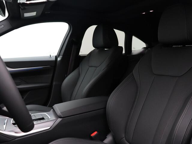 BMW i4 eDrive35 High Executive | M Sportpakket Pro | Innovation Pack | Comfort Pack | Trekhaak | Showroom Selection