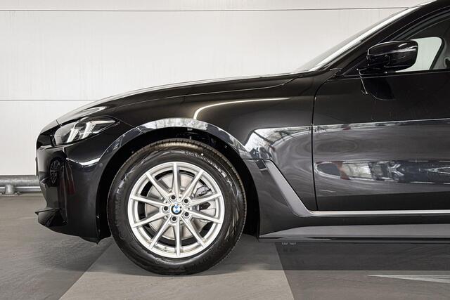 BMW i4 eDrive35 70 kWh