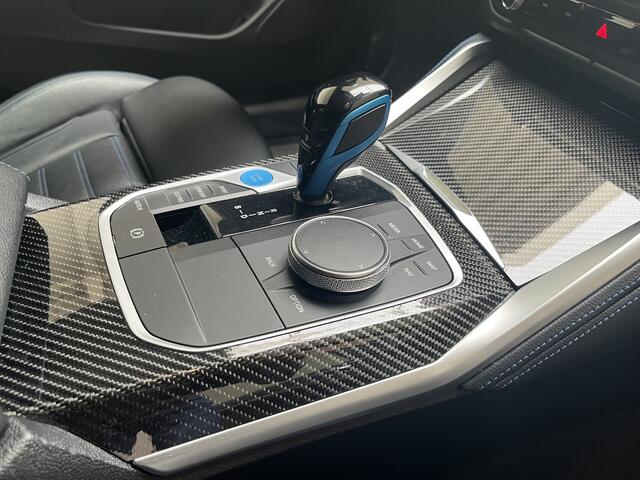 BMW i4 M50 High Executive 84 kWh | 19" | CoPilot | Lederen dash | Harman Kardon | Carbon int.lijsten | Trekhaak | M-Sport Plus Pack