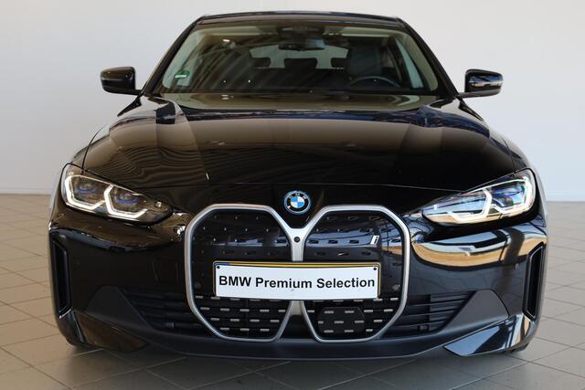 BMW i4 eDrive40 | Rondomzicht Camera | Stoelverwarming | Driving Assistant Professional | Dodehoek Detectie