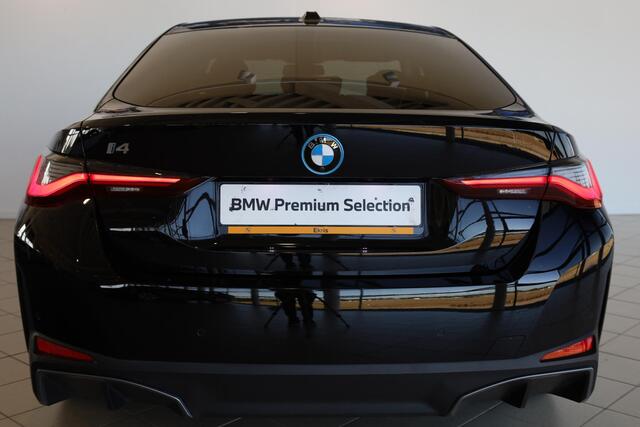BMW i4 eDrive40 | Rondomzicht Camera | Stoelverwarming | Driving Assistant Professional | Dodehoek Detectie
