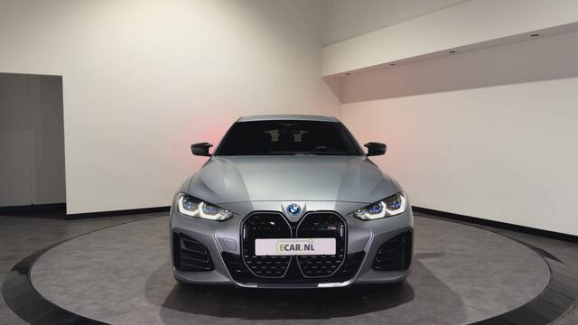 BMW i4 M50 84 kWh M Sport Pro | SOH 97,6% | el. Schuif/kanteldak | el. stoelen met memory | HUD | Unieke kleur