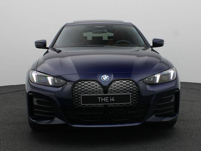 BMW i4 eDrive35 | M Sportpakket Pro | Elektrisch verstelbare stoelen | Driving Assistant Professional | Harman Kardon