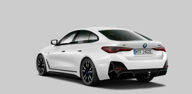 BMW i4 M50 High Executive 84 kWh Trekhaak - Active Cruise Control - Hifi - Elektrisch verstelbare/verwarmde stoelen - Stuurwielrand verwarmd - Getinte Ruiten - BMW Laserlight - BMW Drive Recorder -