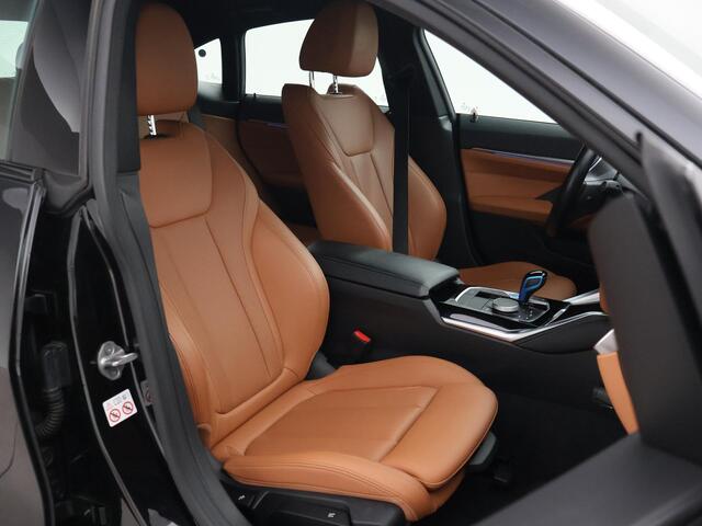 BMW i4 eDrive40 84 kWh M-SPORT + ADAPTIVE CRUISE | SFEERVERLICHTING | LEDER SPORTINTERIEUR