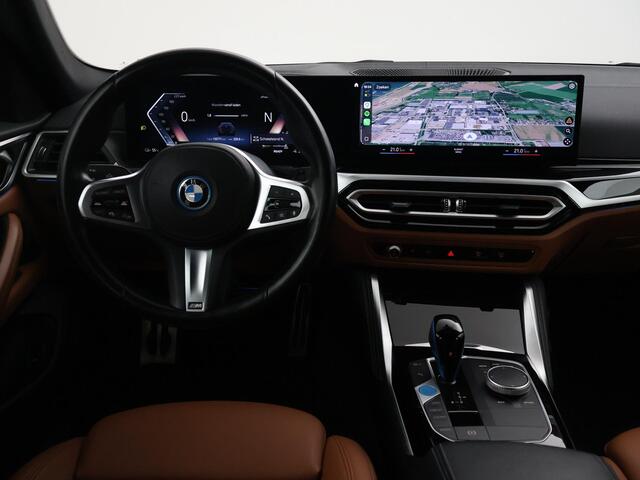 BMW i4 eDrive40 84 kWh M-SPORT + ADAPTIVE CRUISE | SFEERVERLICHTING | LEDER SPORTINTERIEUR