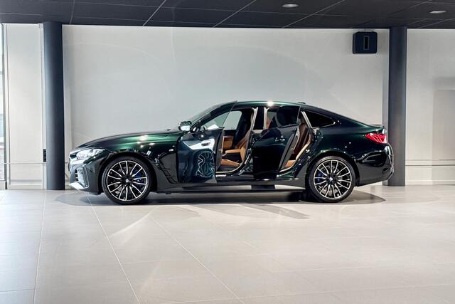 BMW i4 M60 84 kWh | M Sport | Stoelverwarming | Achteruitrijcamera | Head-Up Display |
