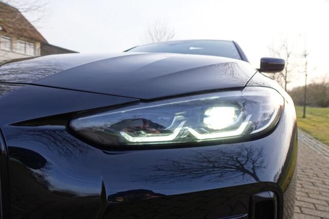 BMW i4 eDrive35 High Executive 70 kWh | Harman Kardon | Head-Up | LED | Schuif/Kanteldak | Adaptive Cruise | Leder |