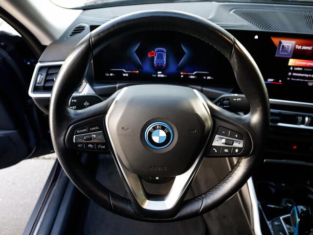 BMW i4 eDrive40 84 kWh 3-Fase 1e-Eig. & Dealer-Onderh. BOVAG-Garantie. NL-Auto.