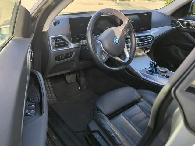 BMW i4 eDrive40 High Executive | Geen import | Leer | Adep. Cruise