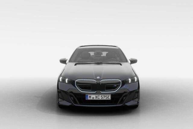 BMW i5 Touring M60 xDrive | M Sport Pro | Innovation Pack | Travel Pack | Comfort Pack
