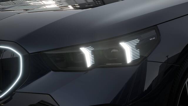 BMW i5 Touring eDrive40 M Sport / Panoramadak / Trekhaak / Adaptieve LED / Stoelventilatie / Parking Assistant Plus / Comfort Access
