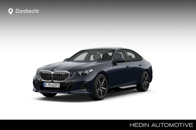 BMW i5 eDrive40 M Sport Edition 84 kWh | 20 Inch | M-Sportpakket | Comfort Pack | Panoramadak | Trekhaak