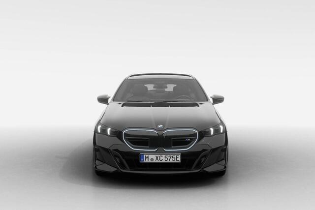 BMW i5 Touring M60 xDrive | M Sport Pro | Innovation Pack | Travel Pack | Comfort Pack | Bowers & Wilkins | Comfortstoelen | CraftedClarity