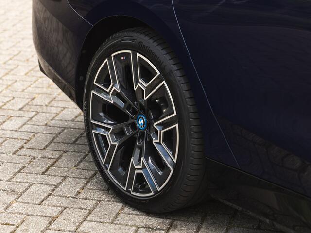 BMW i5 Touring eDrive40 M-Sport Pro - Pano - Onderstel Prof - Stoelventilatie
