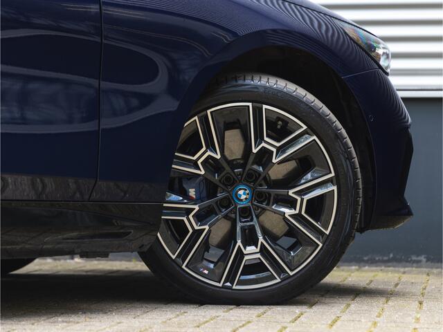 BMW i5 Touring eDrive40 M-Sport Pro - Pano - Onderstel Prof - Stoelventilatie
