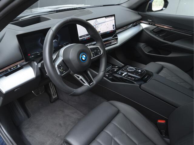 BMW i5 Touring eDrive40 M-Sport Pro - Pano - Onderstel Prof - Stoelventilatie
