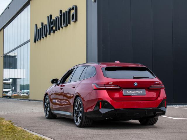 BMW i5 Touring M60 xDrive 84 kWh M-Sport Pro | Pano | Stoelventilatie | Adapt. LED | Iconic Glow | Verwarmd stuurwiel | Bowers & Wilkins